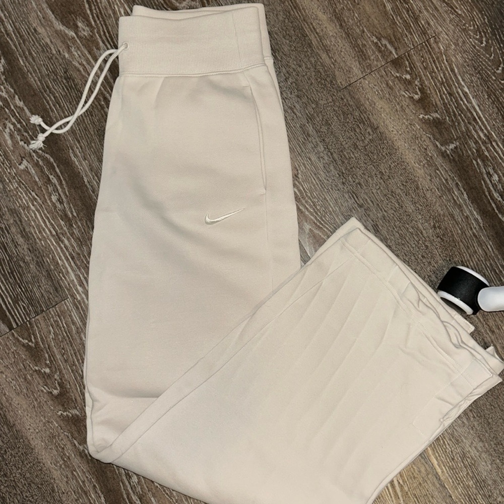 NWOT Nike phoenix fleece sweatpants! Part of a set but would sell separately!